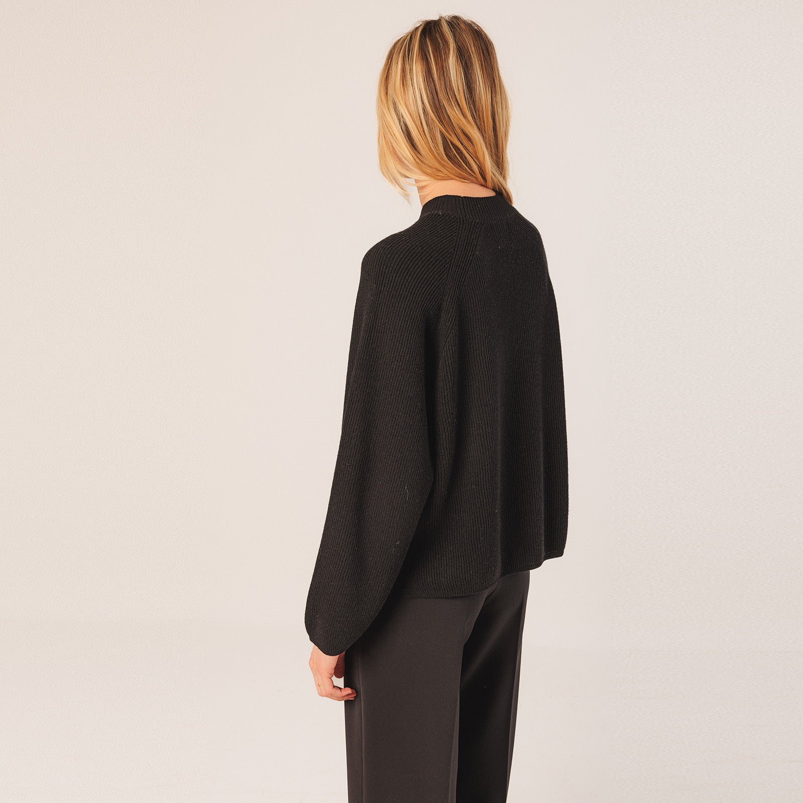 Wool Knit Jumper black INDI&COLD