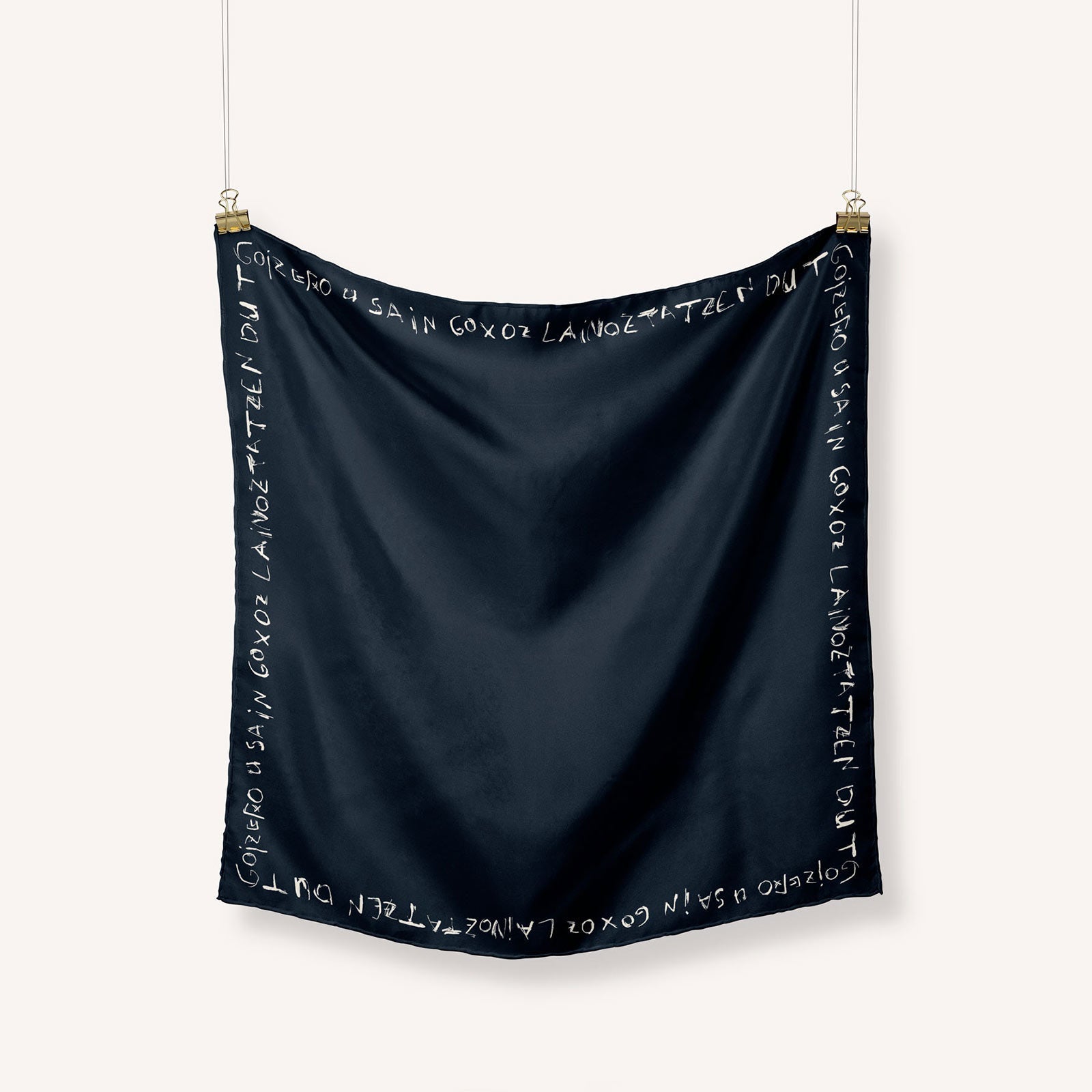 Hizkiak Scarf navy SKFK