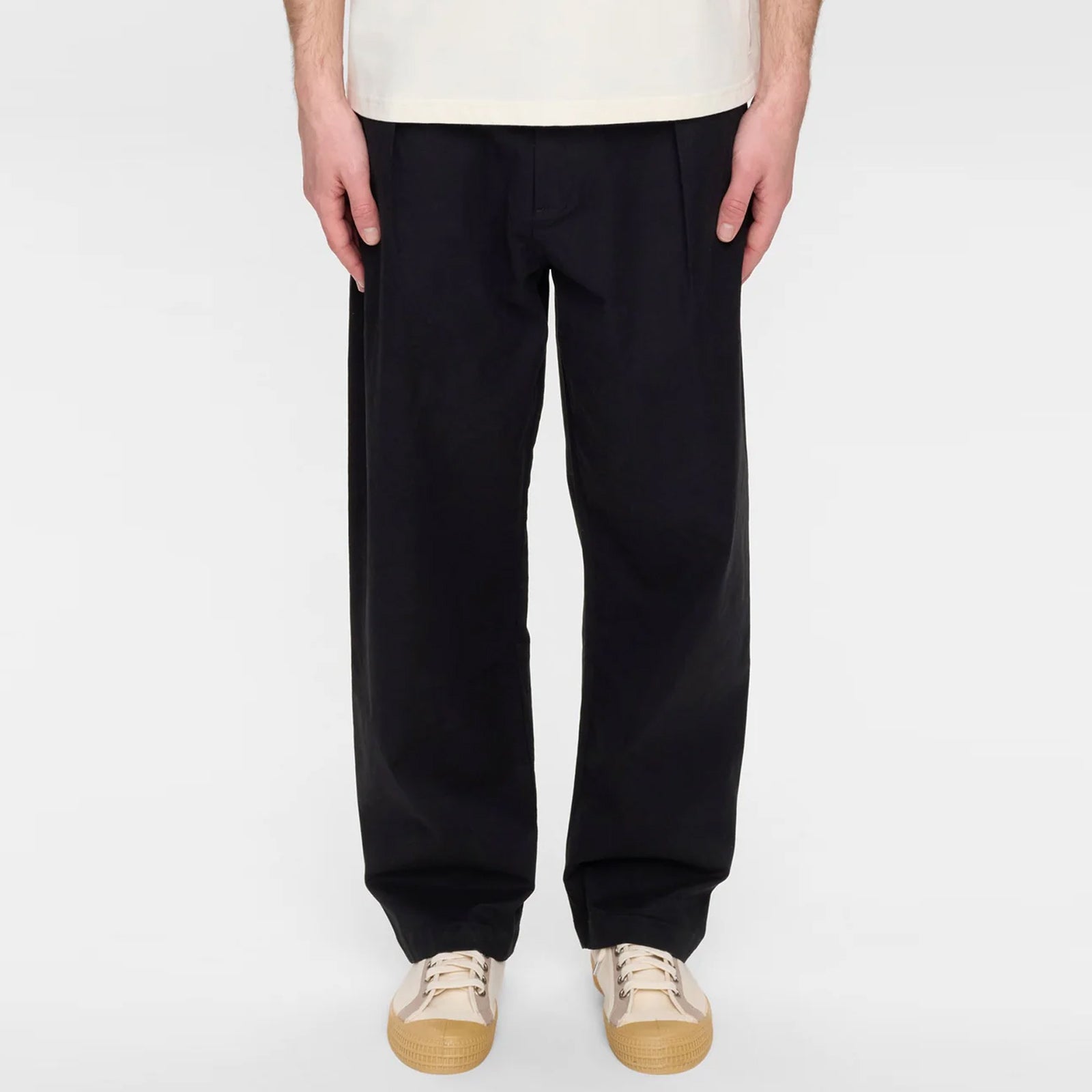 Akjakob Cotton Pleat Pants caviar Anerkjendt