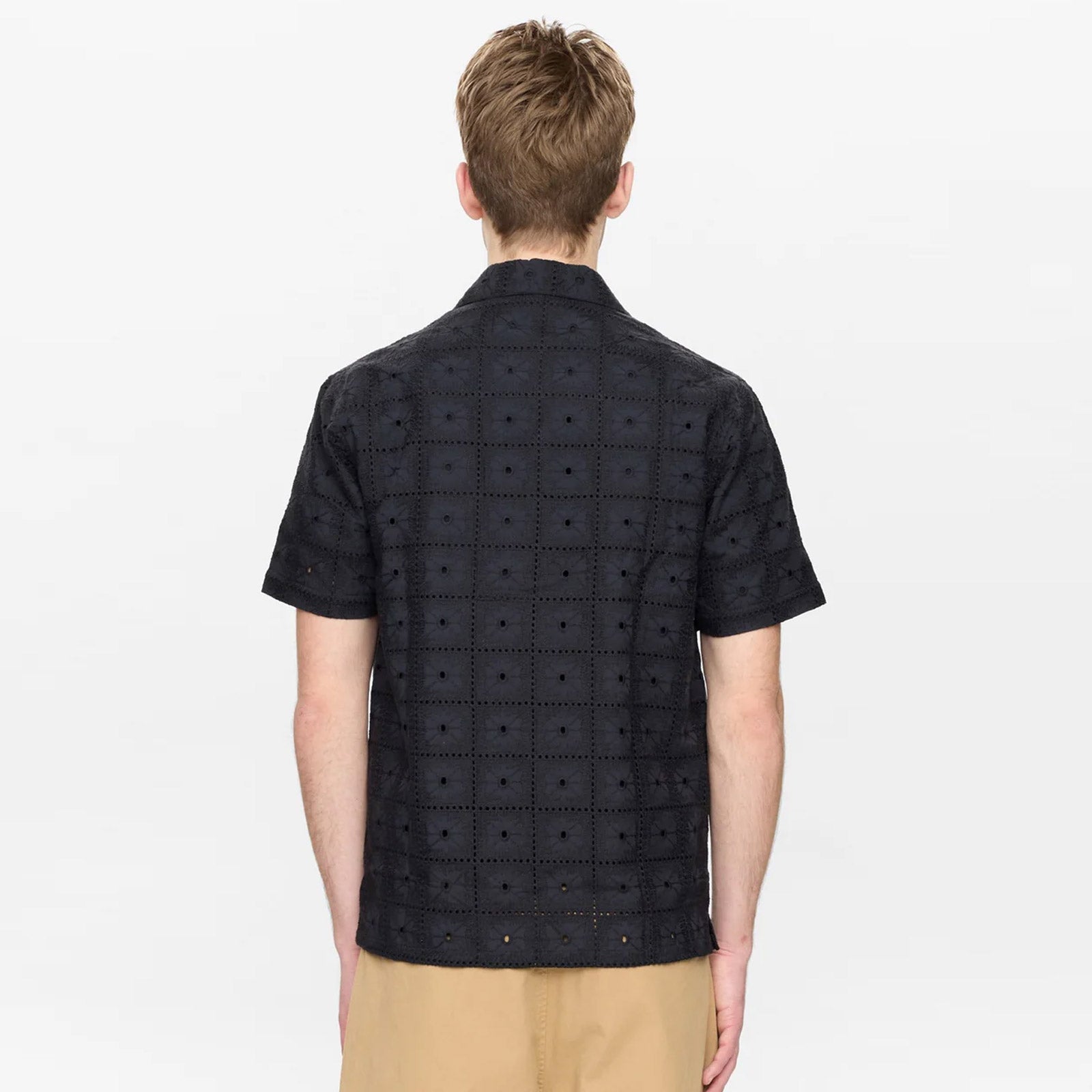 Akleander Lace EMB S/S Shirt caviar Anerkjendt