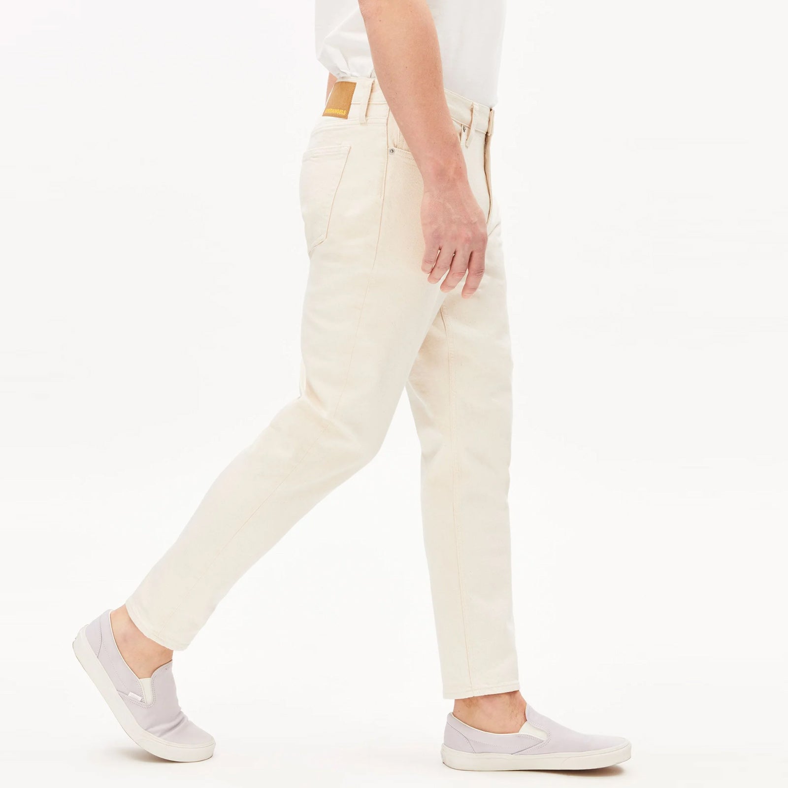 Maakx Relaxed Tapered Jeans undyed Armedangels