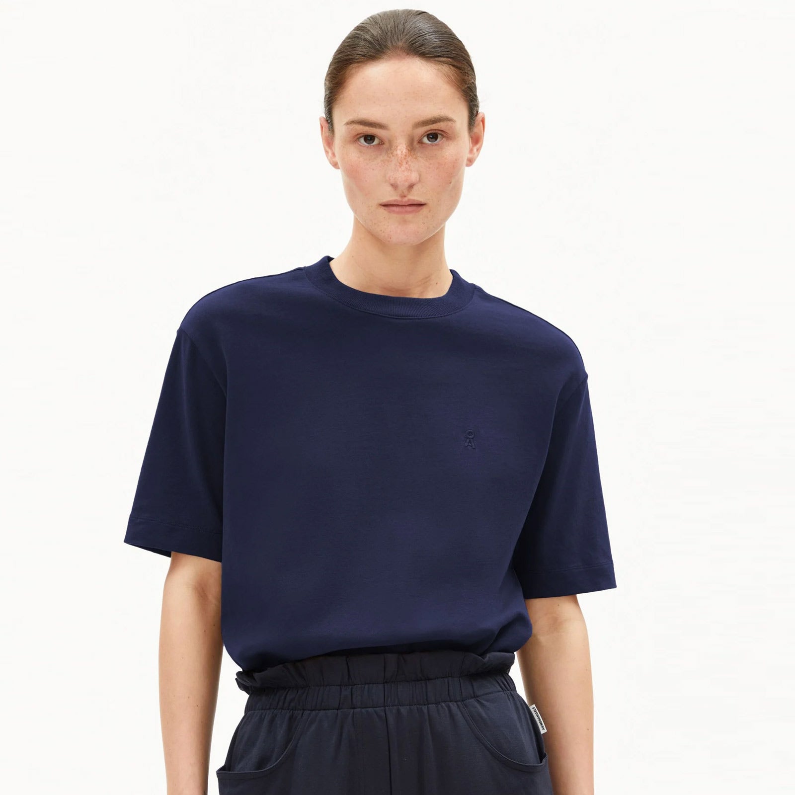 Tarjaa Tee tinted navy