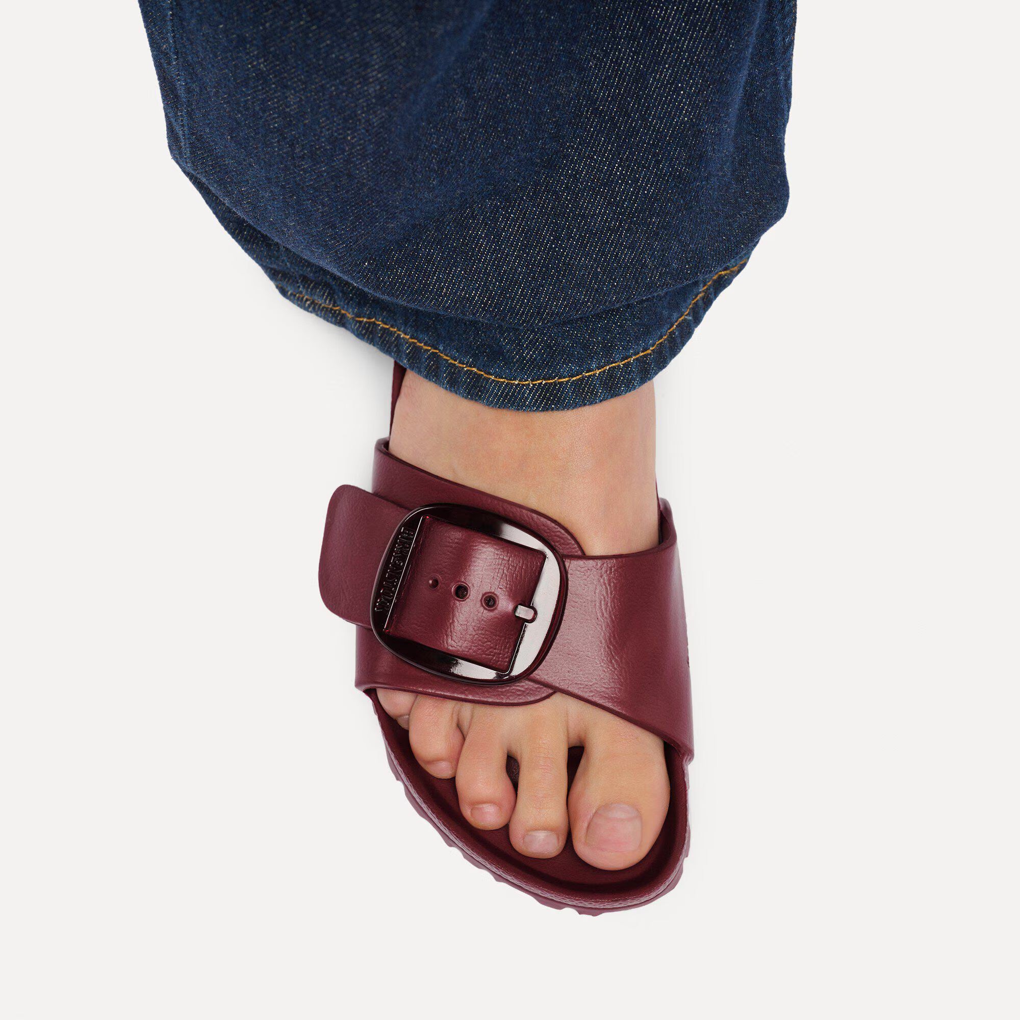 Madrid Big Buckle EVA Narrow Fit zinfandel