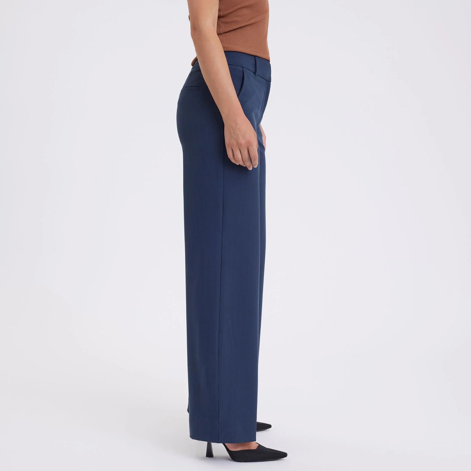 DenaFV Regular 860 navy tonal pin
