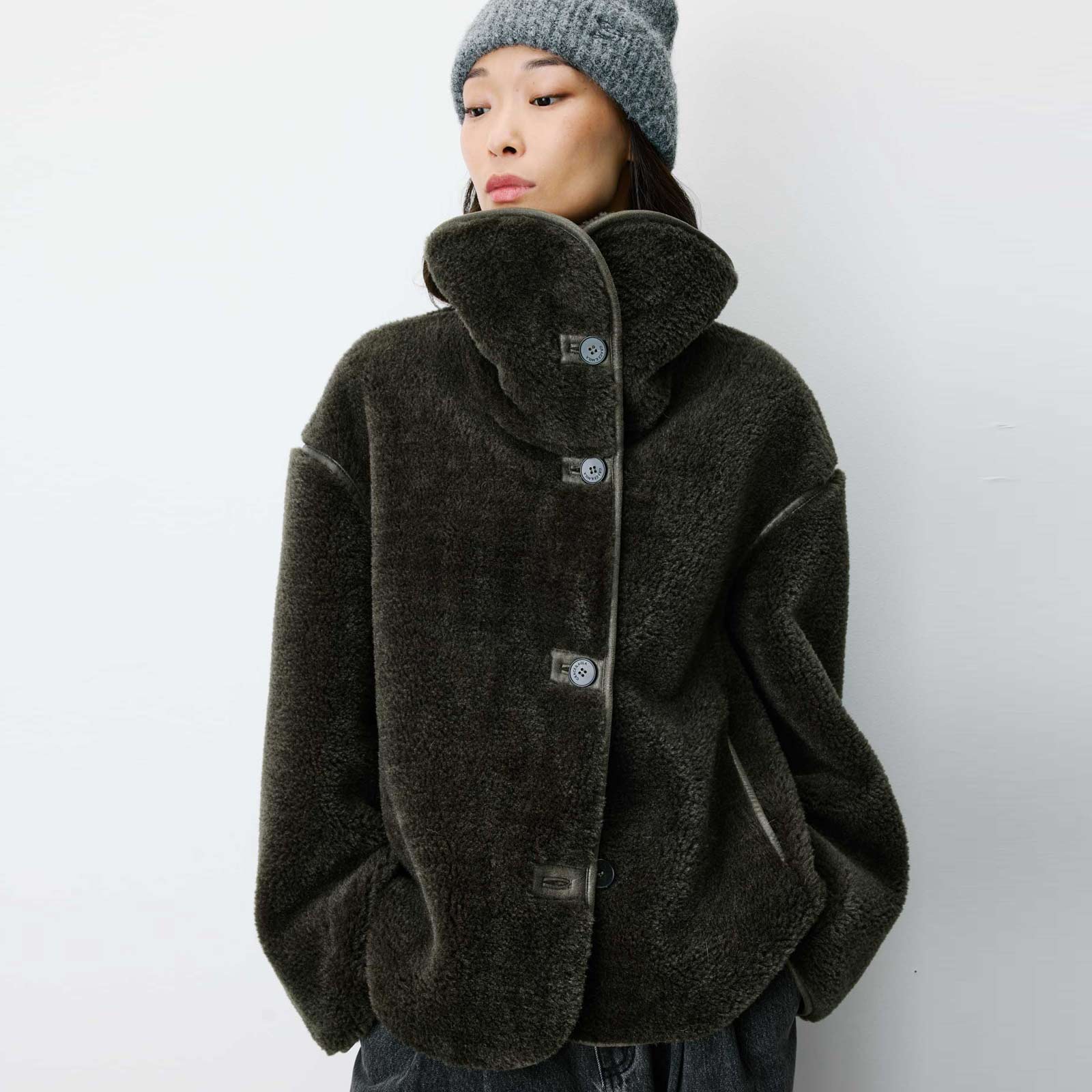 Amelio Oversized Buttoned Faux-Fur Coat kaki