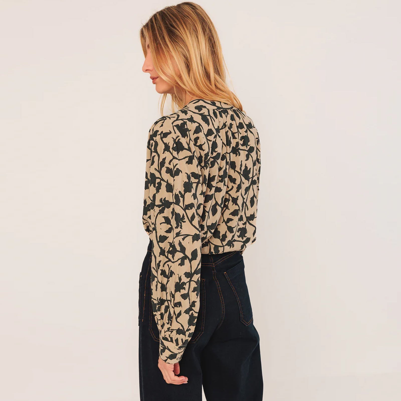 Allover Print Blouse beige INDI&COLD