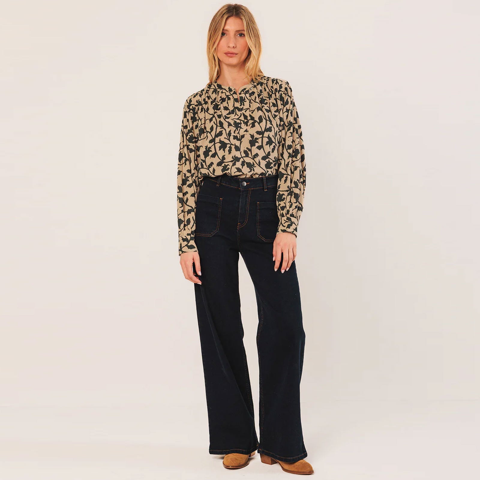 Allover Print Blouse beige INDI&COLD