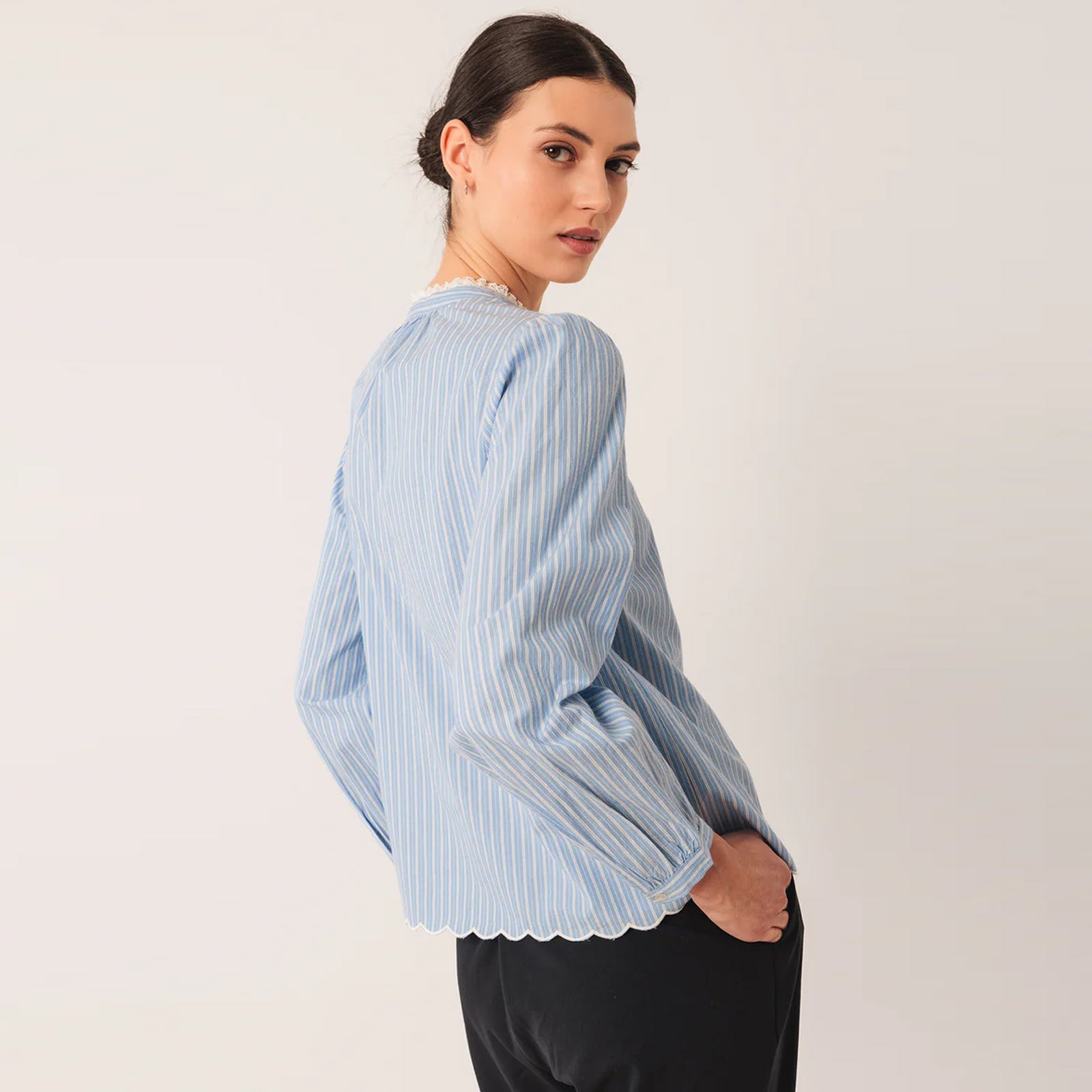 Embroidery Stripe Cotton Blouse azul INDI&COLD