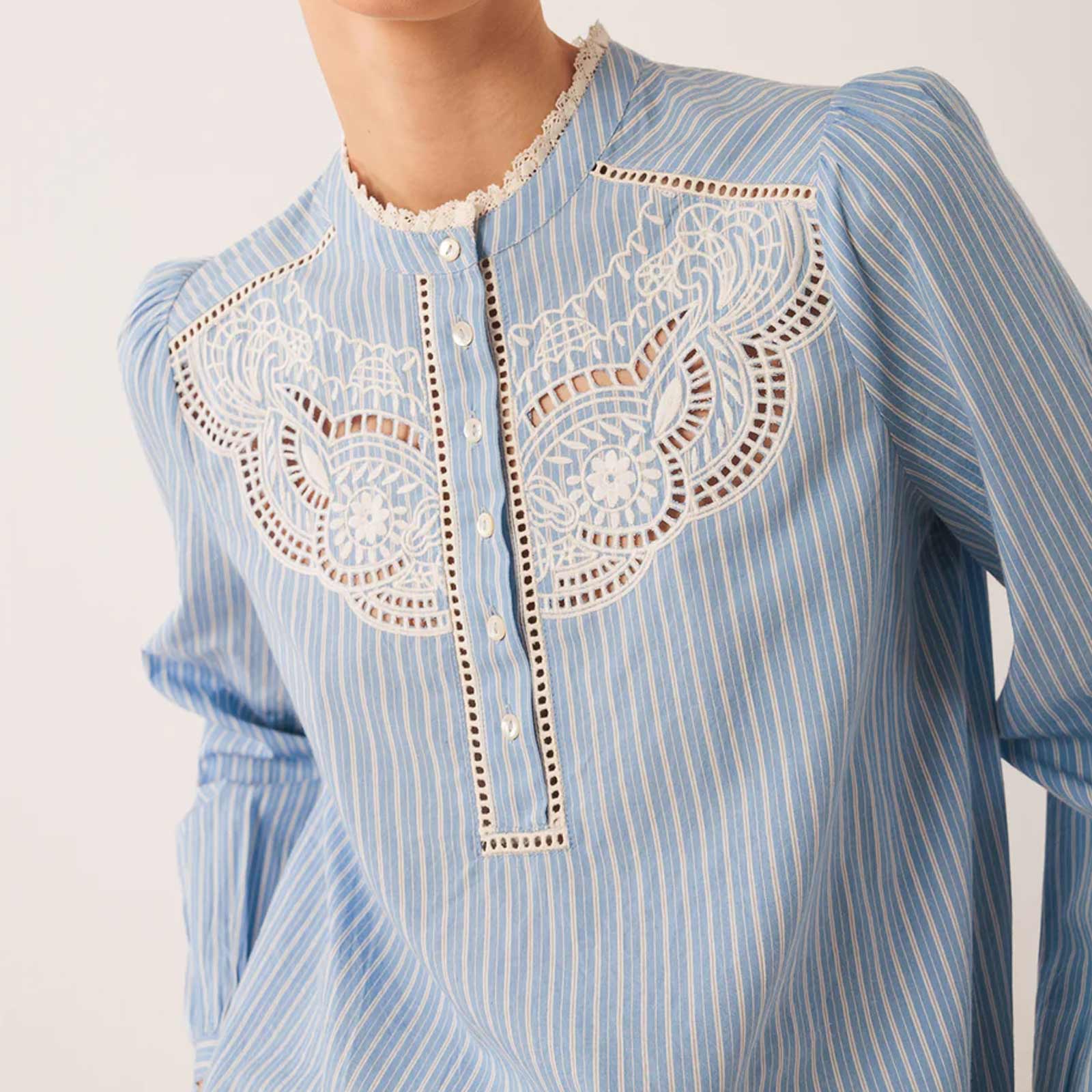 Embroidery Stripe Cotton Blouse azul INDI&COLD