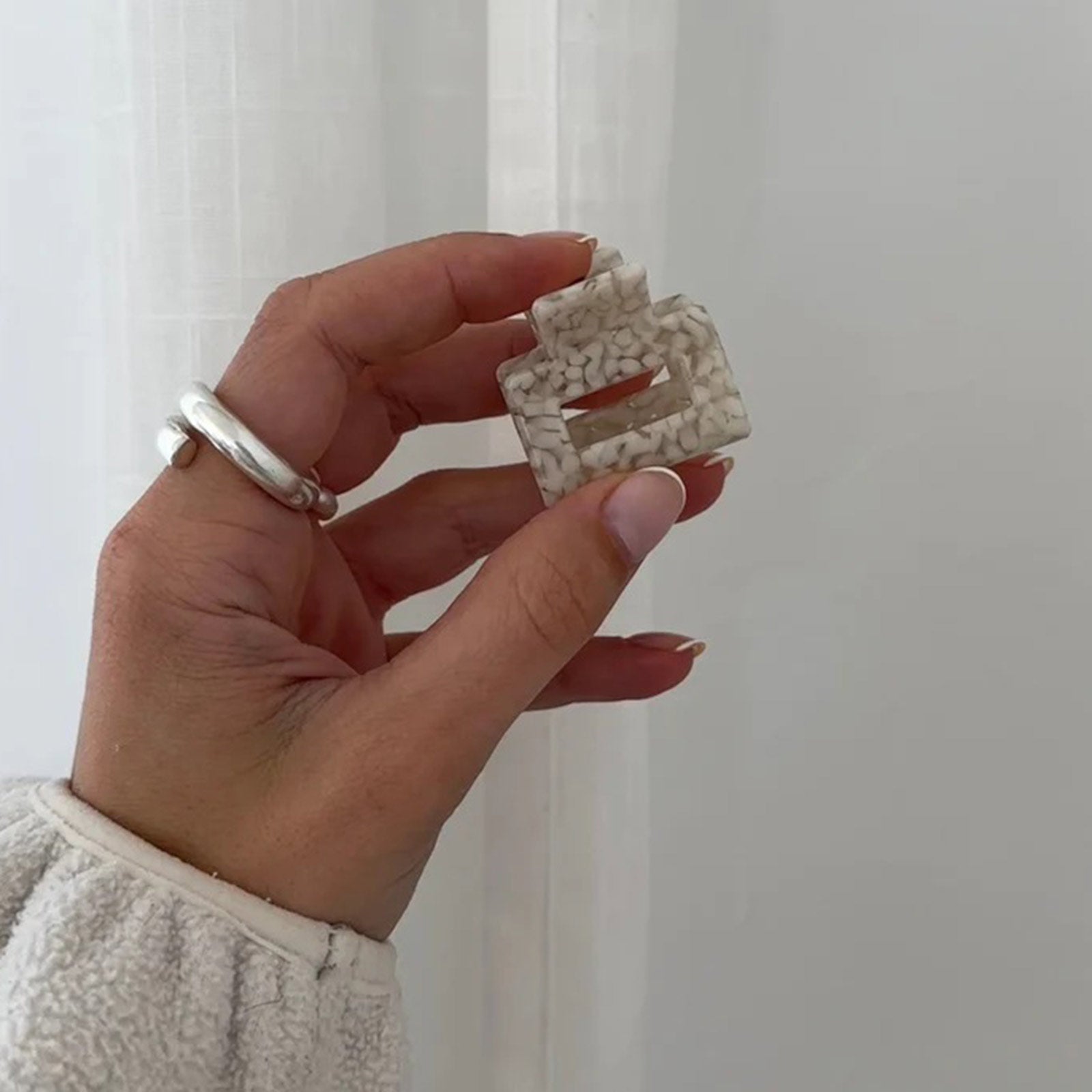 Ava Clip snowflake