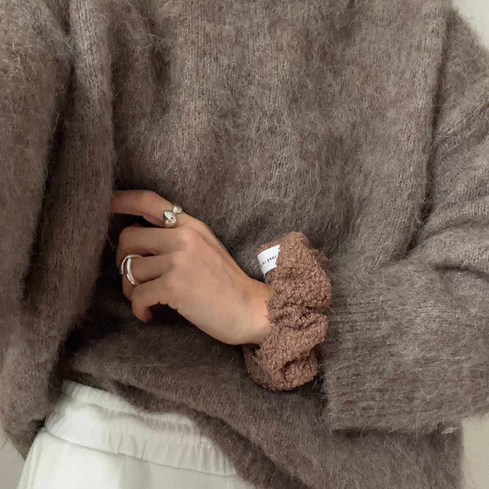 Everyday Scrunchie teddy brown Jona the label