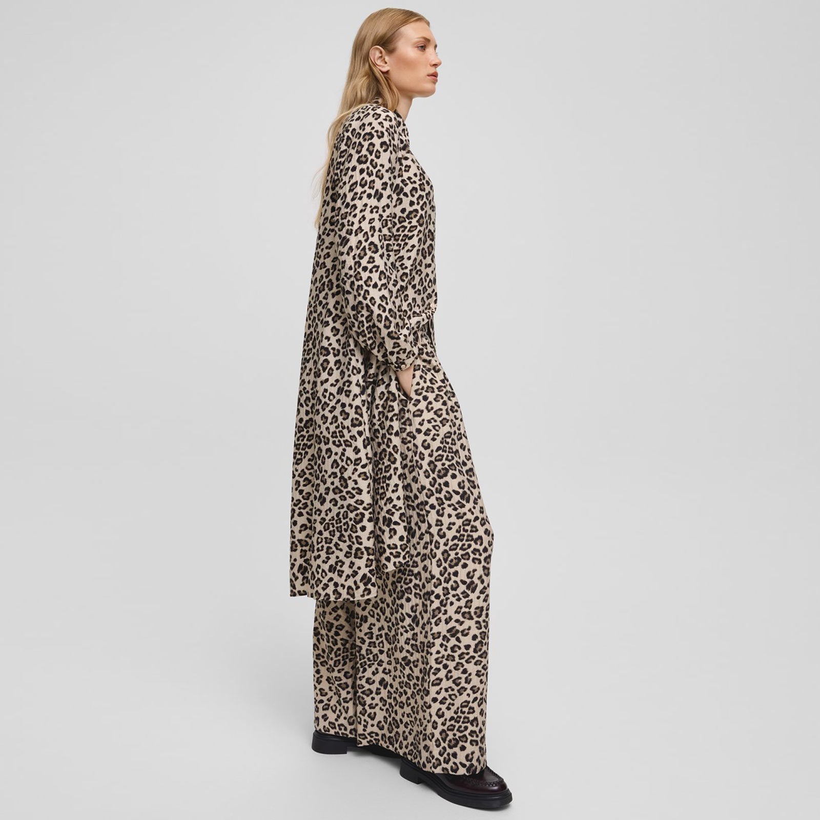 MSCHKalani Vlora HW Pants AOP humus leo MSCH Copenhagen