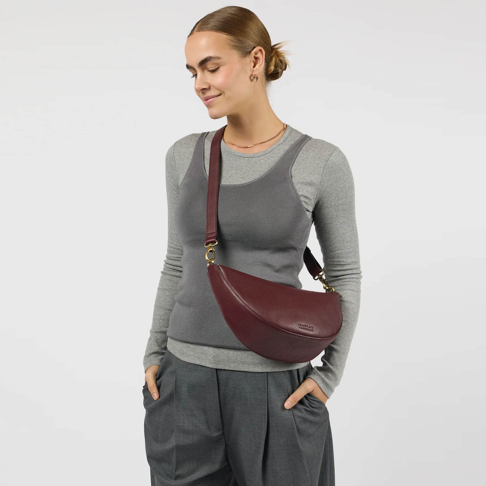 Leo Midi Soft Grain Leather Bag dark cherry O My Bag