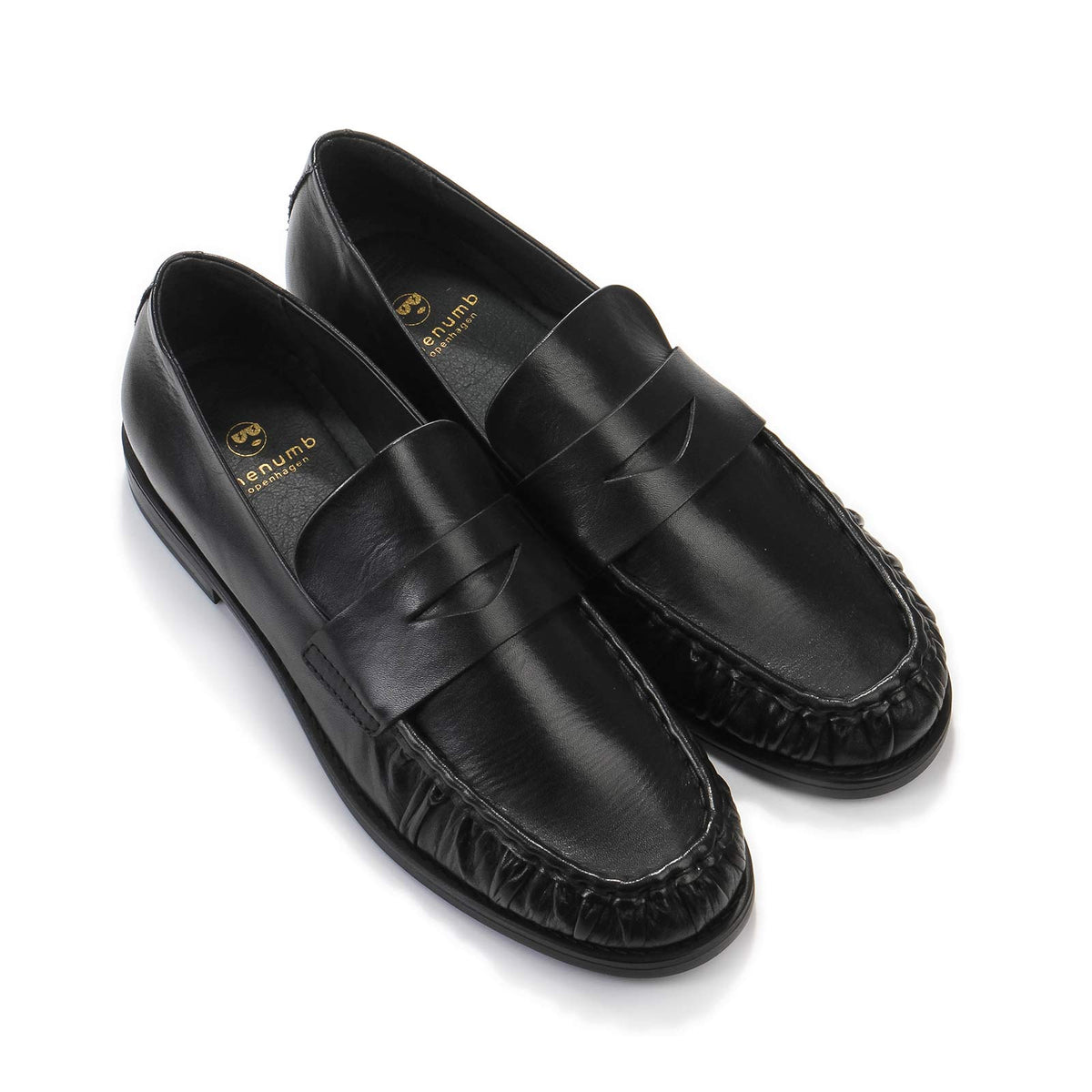 Whisper Leather Loafer black