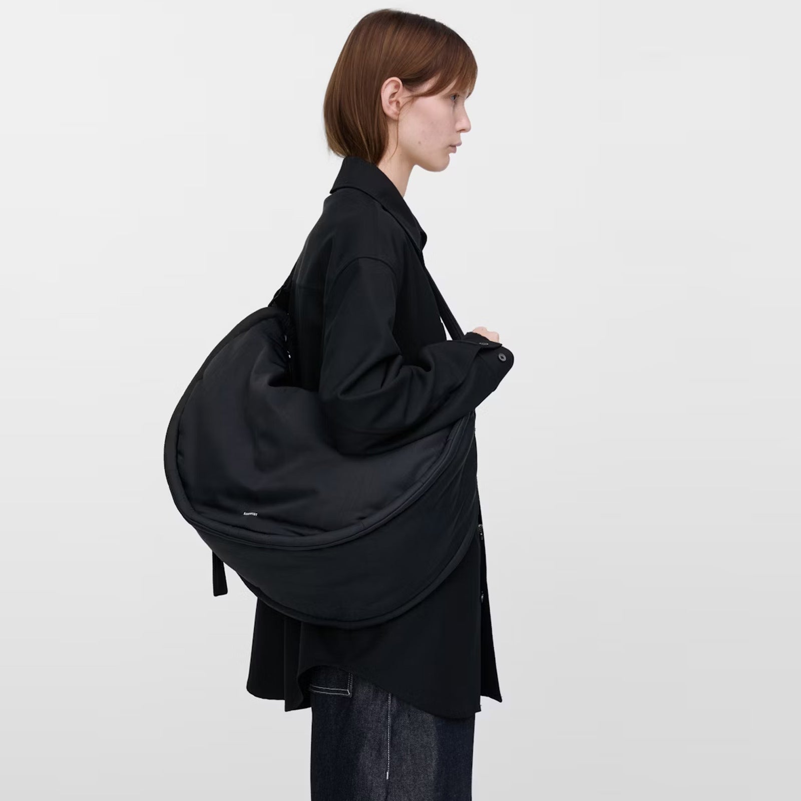 Curve Half Moon Bag black Sandqvist