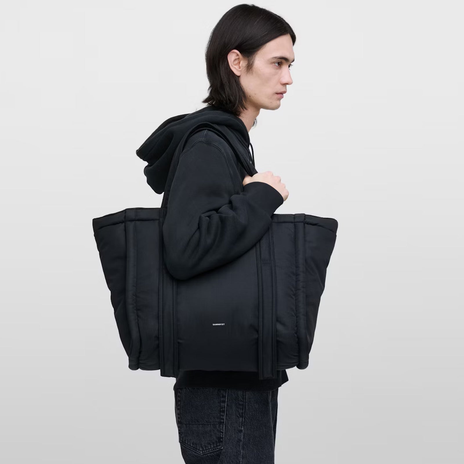 Curve Tote Bag black Sandqvist