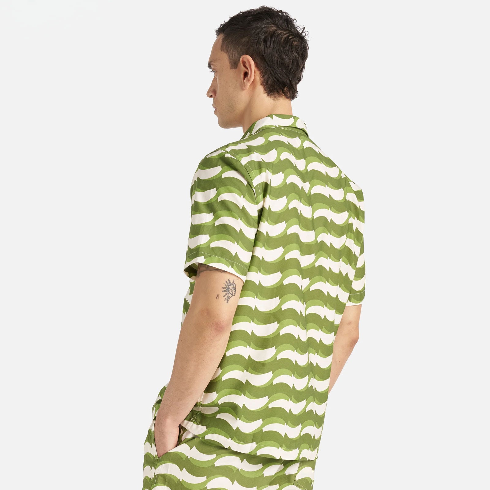 Road Shirt Geo Wave Print green