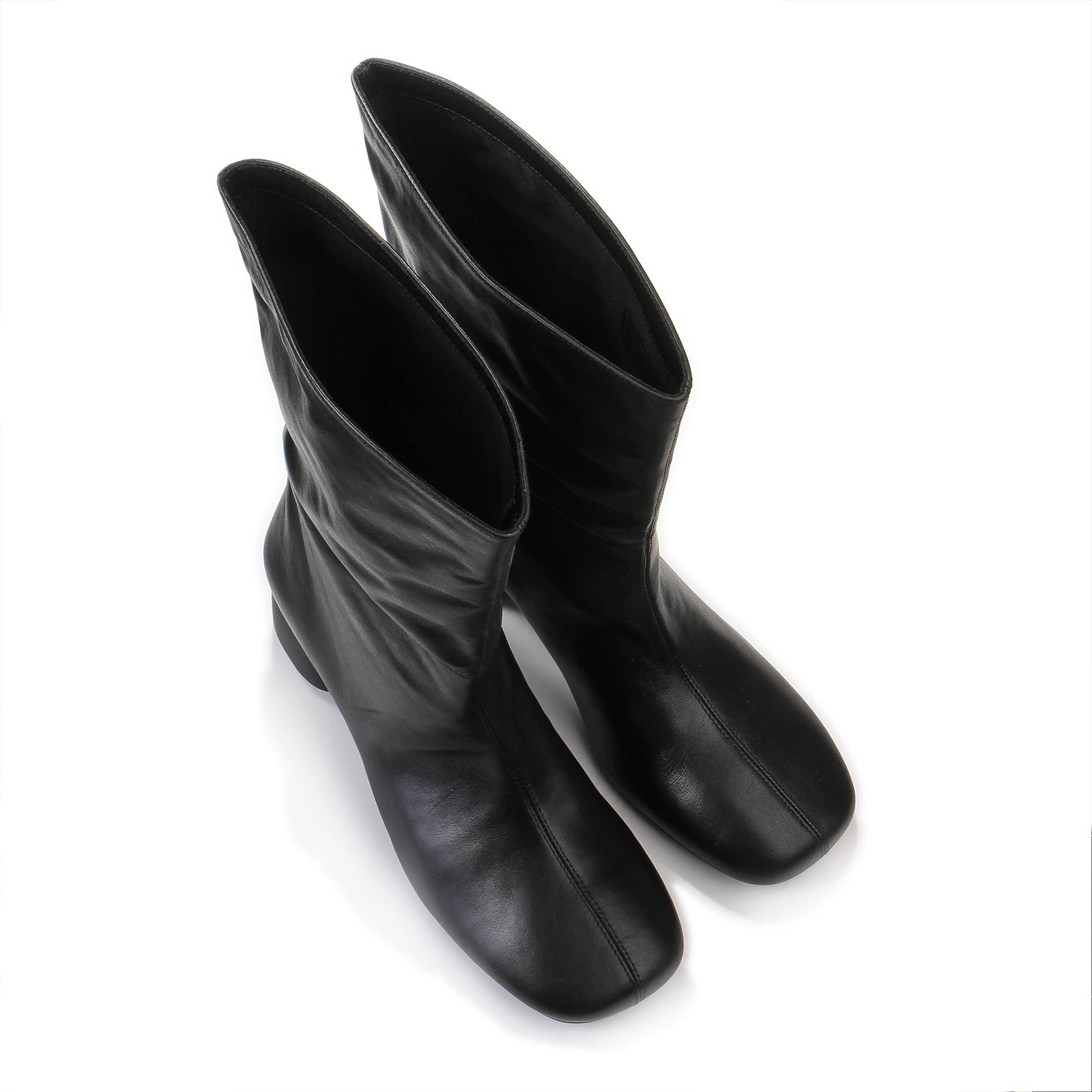 Livia Boots black