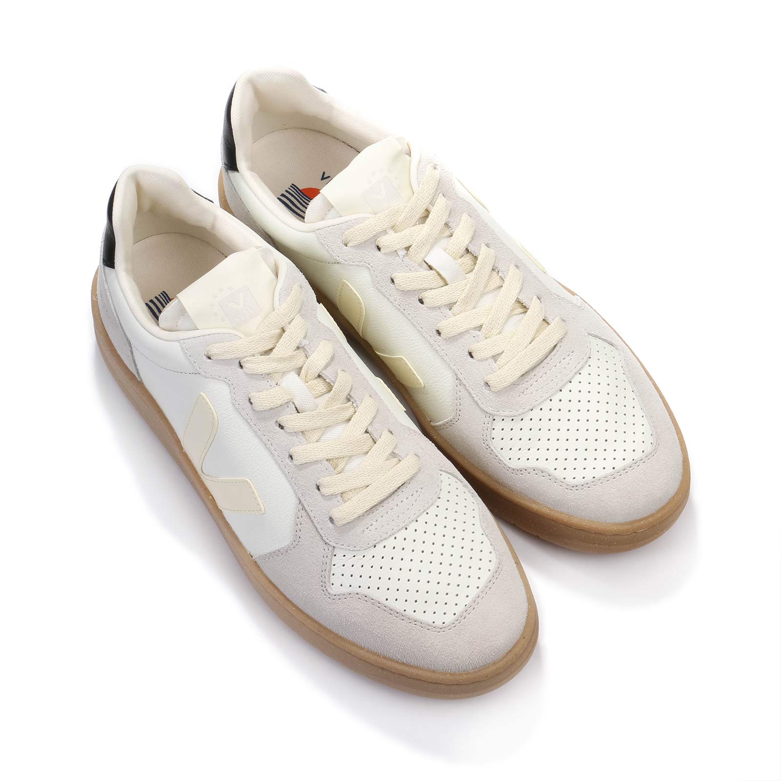 V-82 pure/calcaire/black Veja