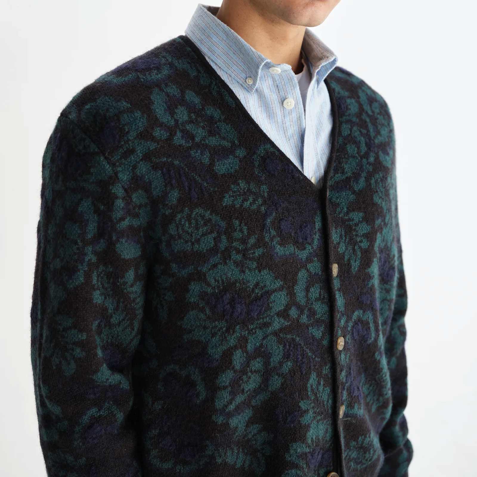 Alban Cardigan Floral Text Jcqrd black/green Wax London