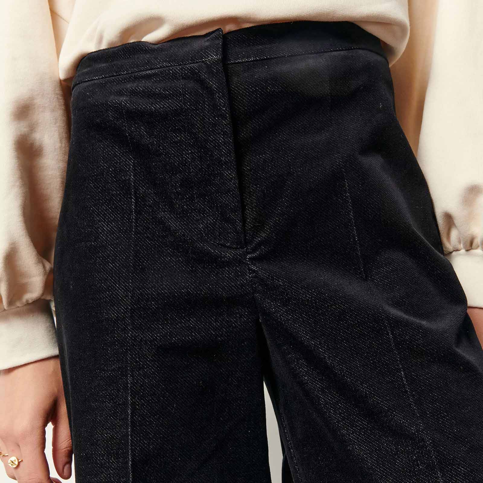 Alvelvet Pants black