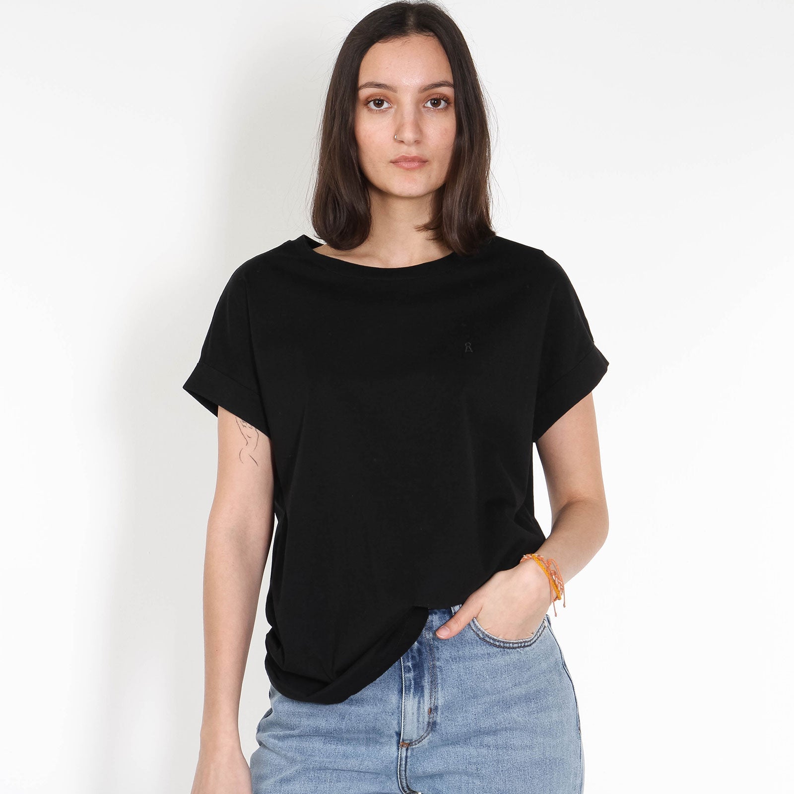 Idaara Tee black Armedangels