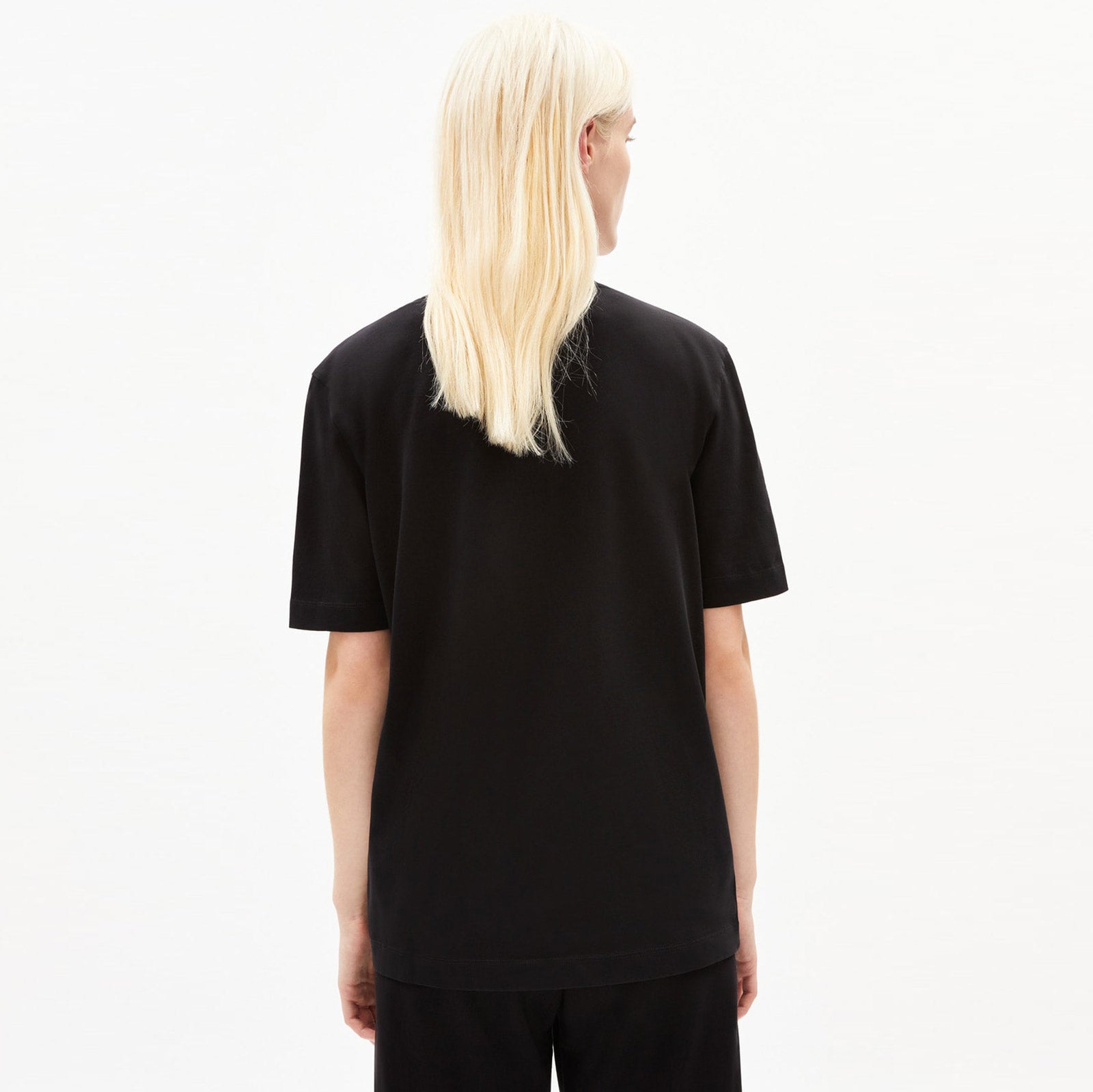 Tarjaa Tee black