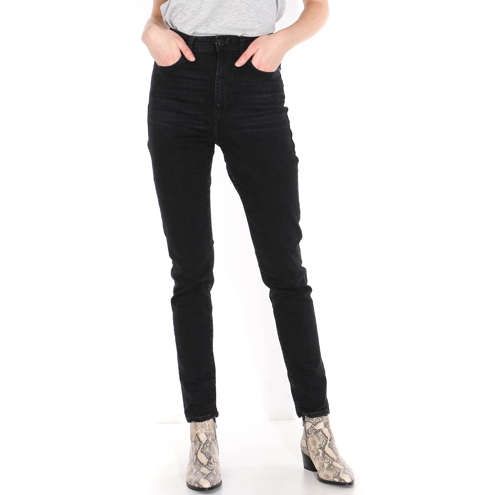 Ingaa High Waist Jeans washed down black Armedangels