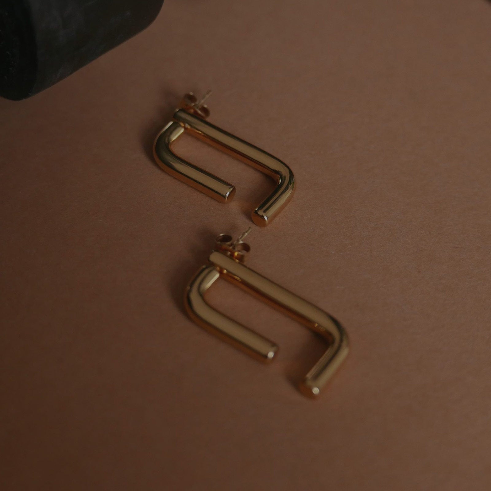 Linked Earrings gold