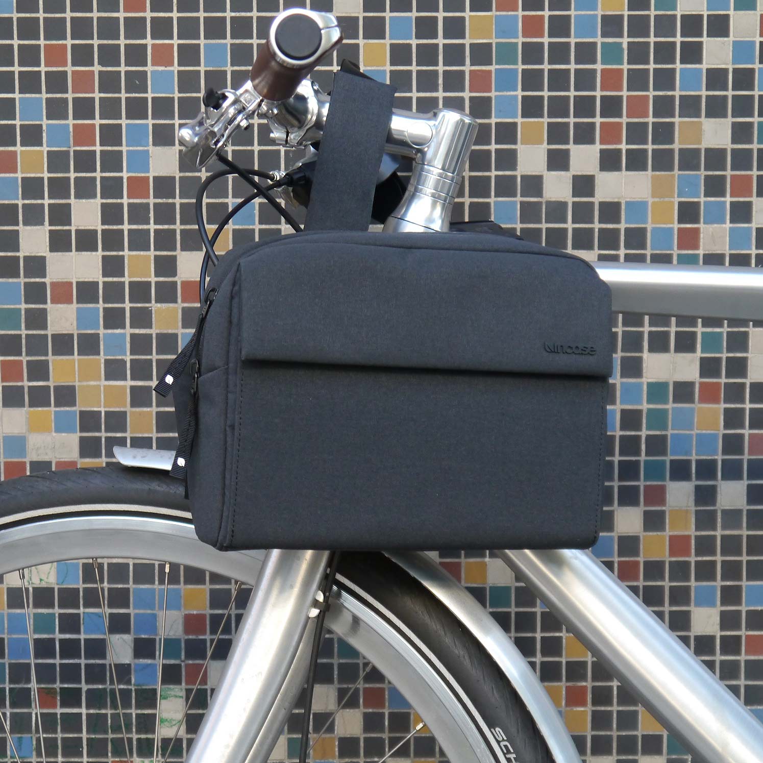 Incase Sport Field Bags Go from the Gym to the Office in a Pinch Incase Sport Field Bags Go from the Gym to the Office in a Pinch