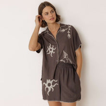 Embroidered Short Sleeve Blouse carbón INDI&COLD