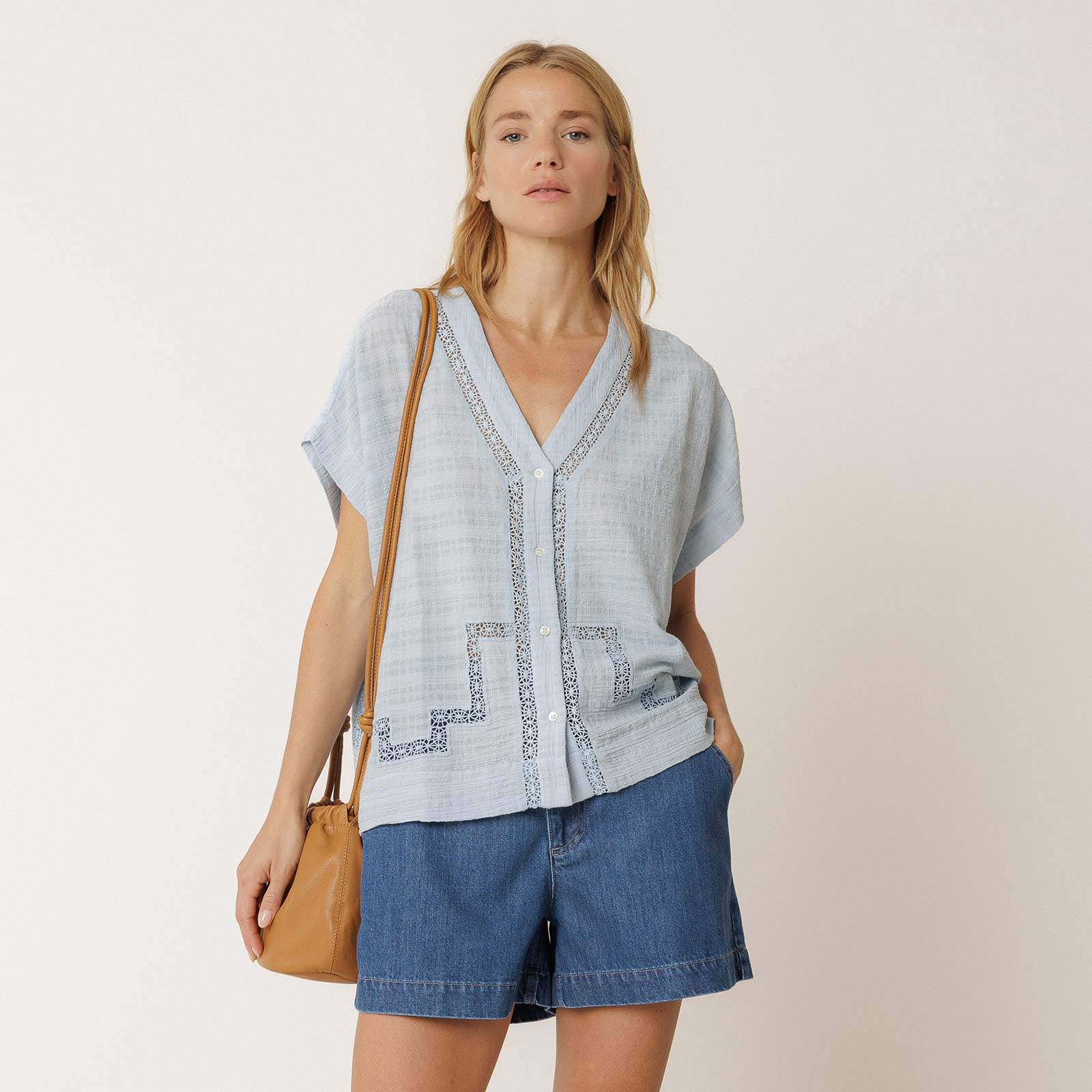 Eyelet Embroidery Blouse cielo INDI&COLD