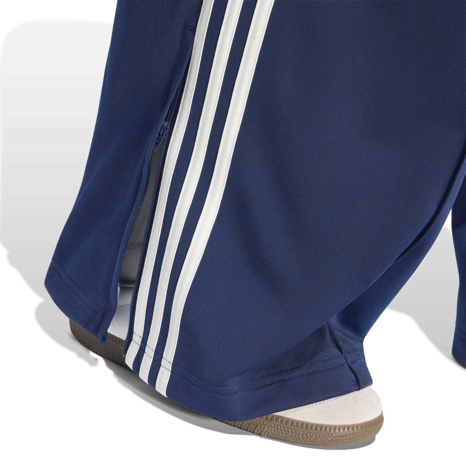 Firebird Loose Trackpant night indigo/off white Adidas