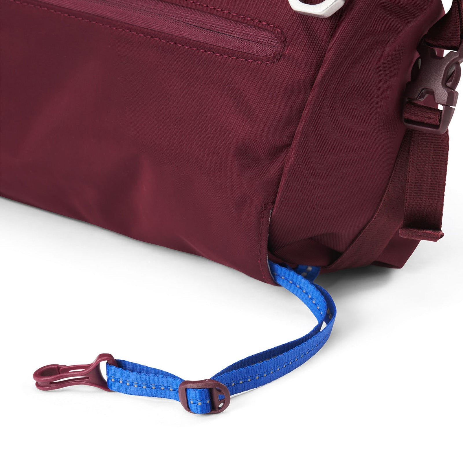 Aksel Changeant Crossbody Bag glazed red pinqponq