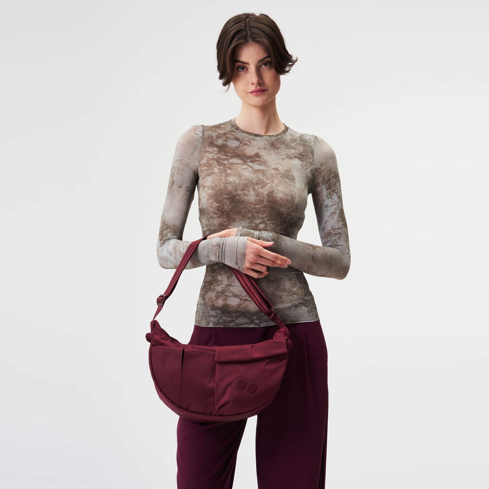Krumm Medium Changeant Crossbody Bag glazed red pinqponq
