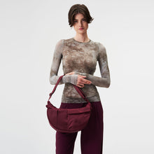 Krumm Medium Changeant Crossbody Bag glazed red pinqponq