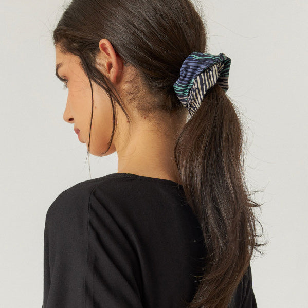 Parpaila Scrunchie stream