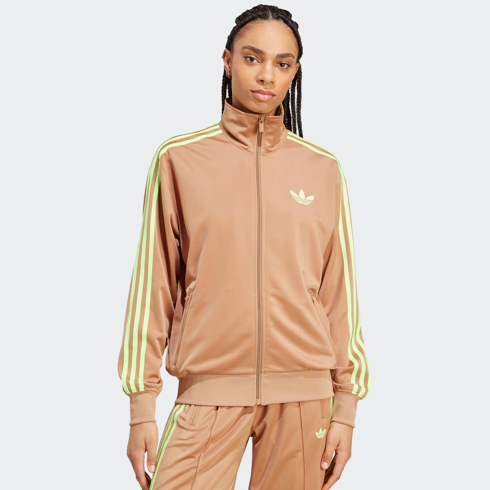 adidas トラックジャケット