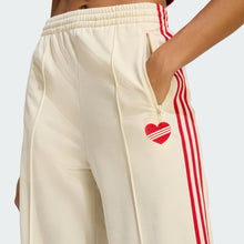 Firebird Loose Trackpant cream white/better scarlet Adidas