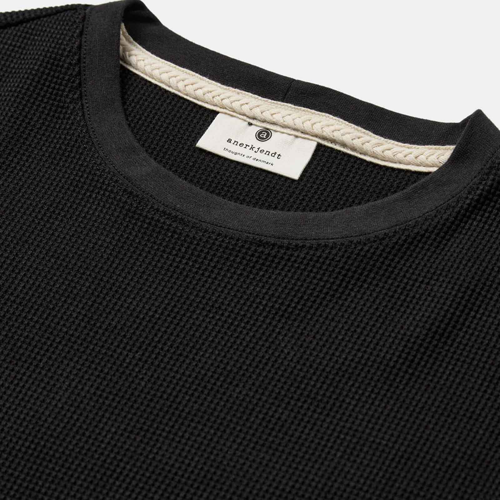 Akkikki L/S Waffle Tee caviar Anerkjendt