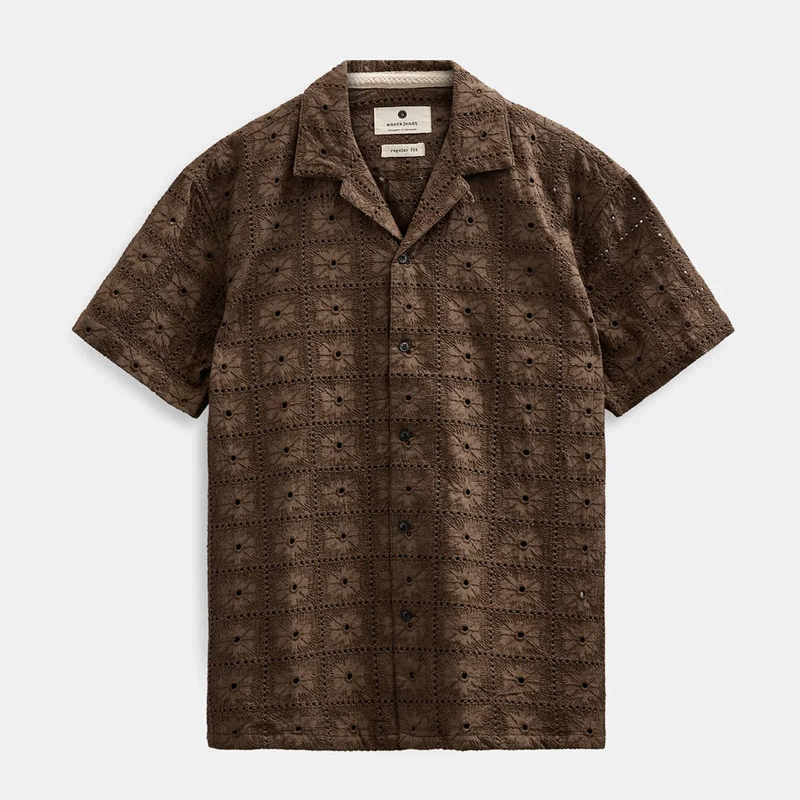 Akleander Lace EMB S/S Shirt teak Anerkjendt