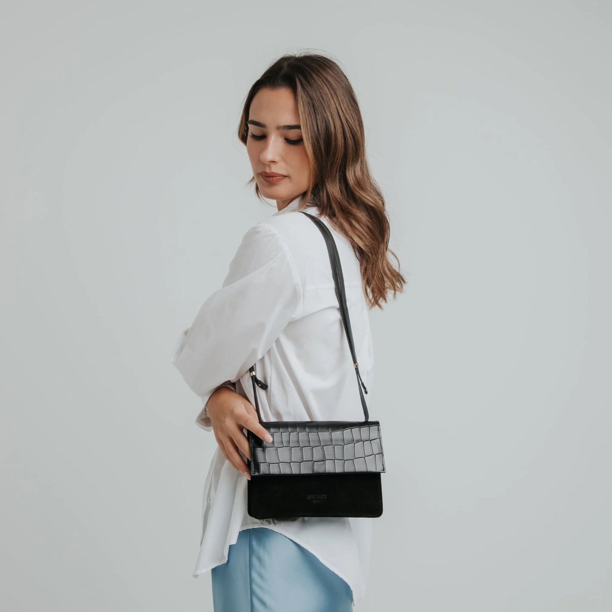 Medium Phone Bag Croco Matt Mix black