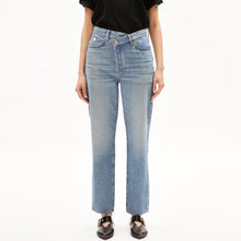 Aaikala Detail Straight Jeans cerulean