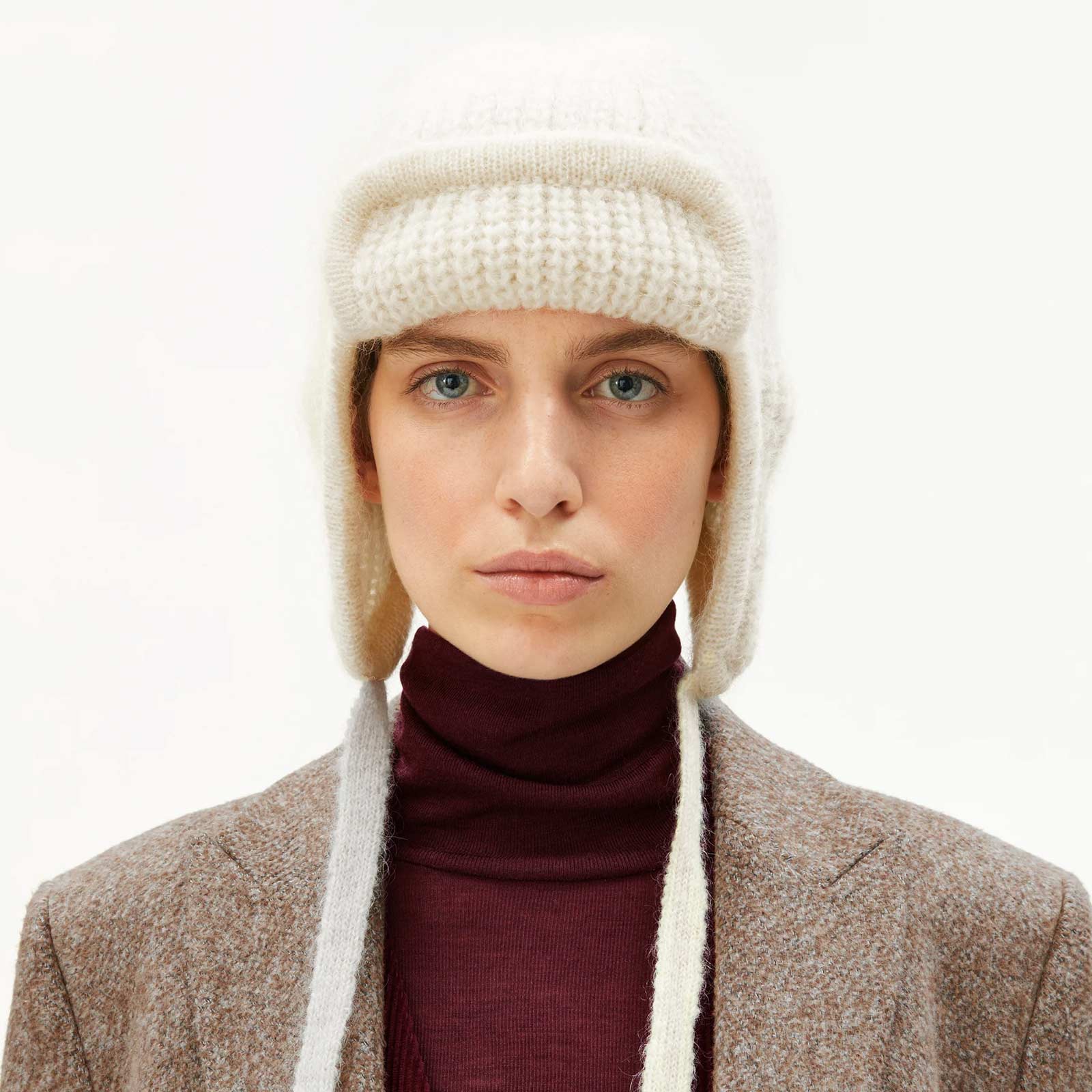 Beaatrice Beanie oatmilk Armedangels