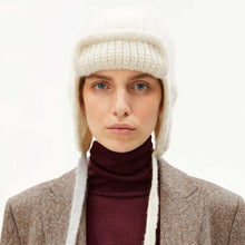 Beaatrice Beanie oatmilk Armedangels