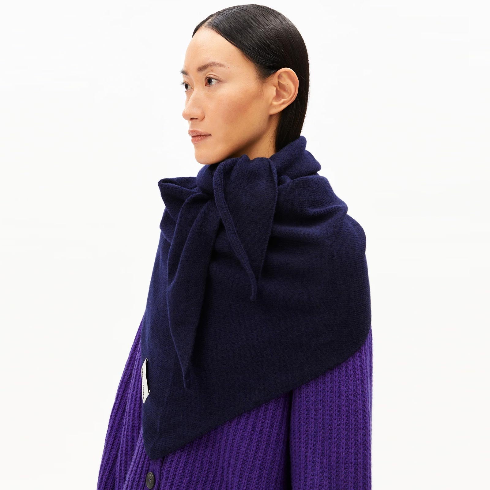 Bryanaa Triangle Scarf tinted navy Armedangels