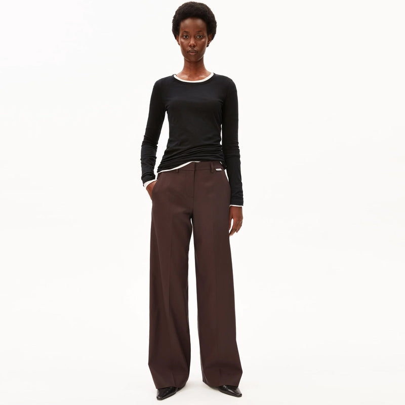 Leandraa Pant claystone