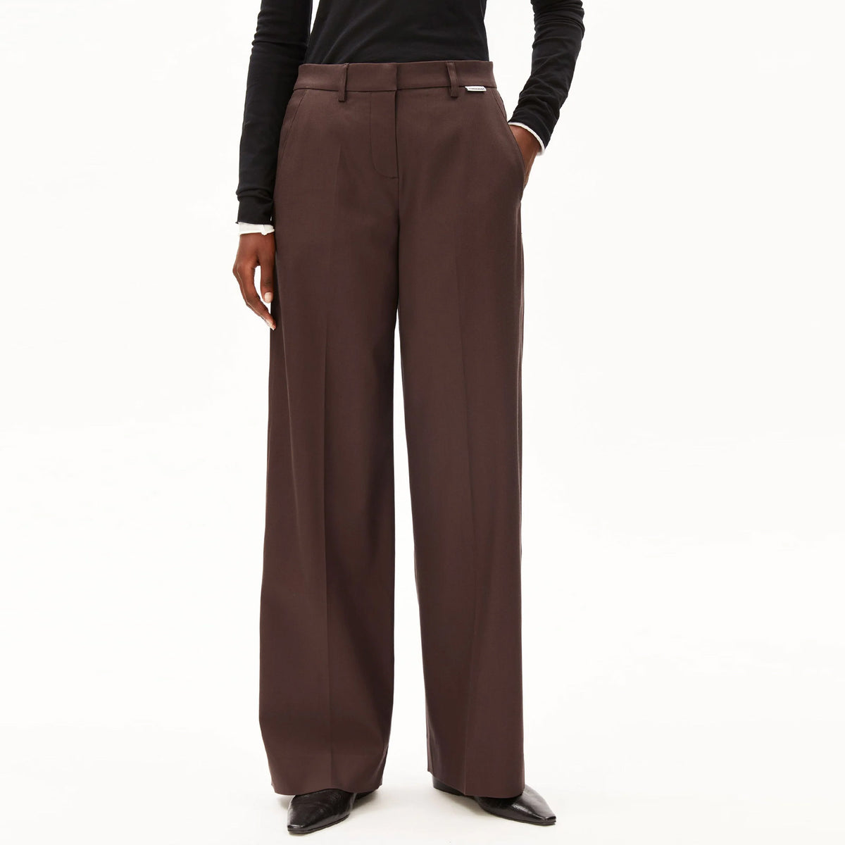 Leandraa Pant claystone