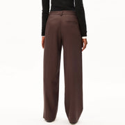 Leandraa Pant claystone