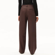Leandraa Pant claystone
